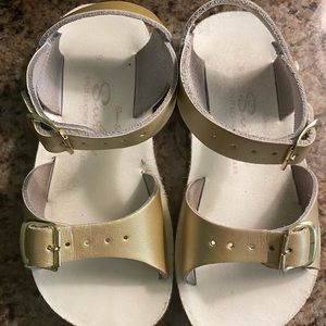 Sun San Salt Water Surfer Sandals 9 Gold